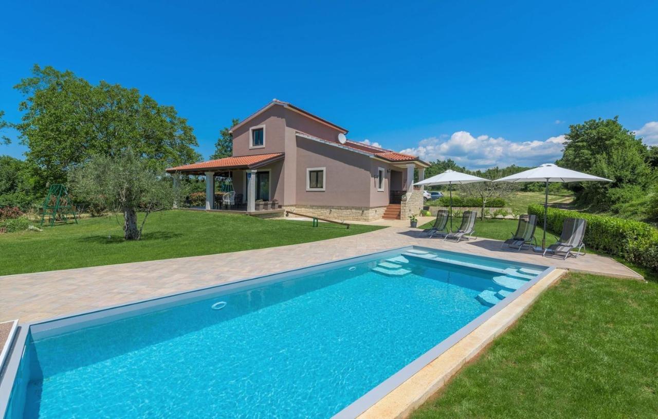 Holiday House Vita Tinjan Kültér fotó